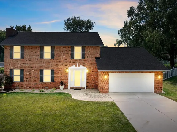 621 Springwood Dr, Belleville, IL 62220