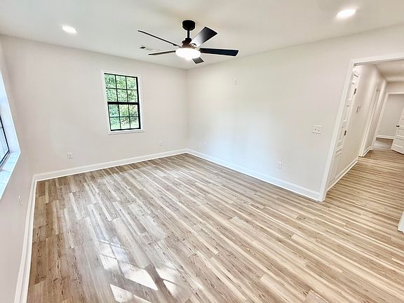 4th image of 5936 Endville Rd