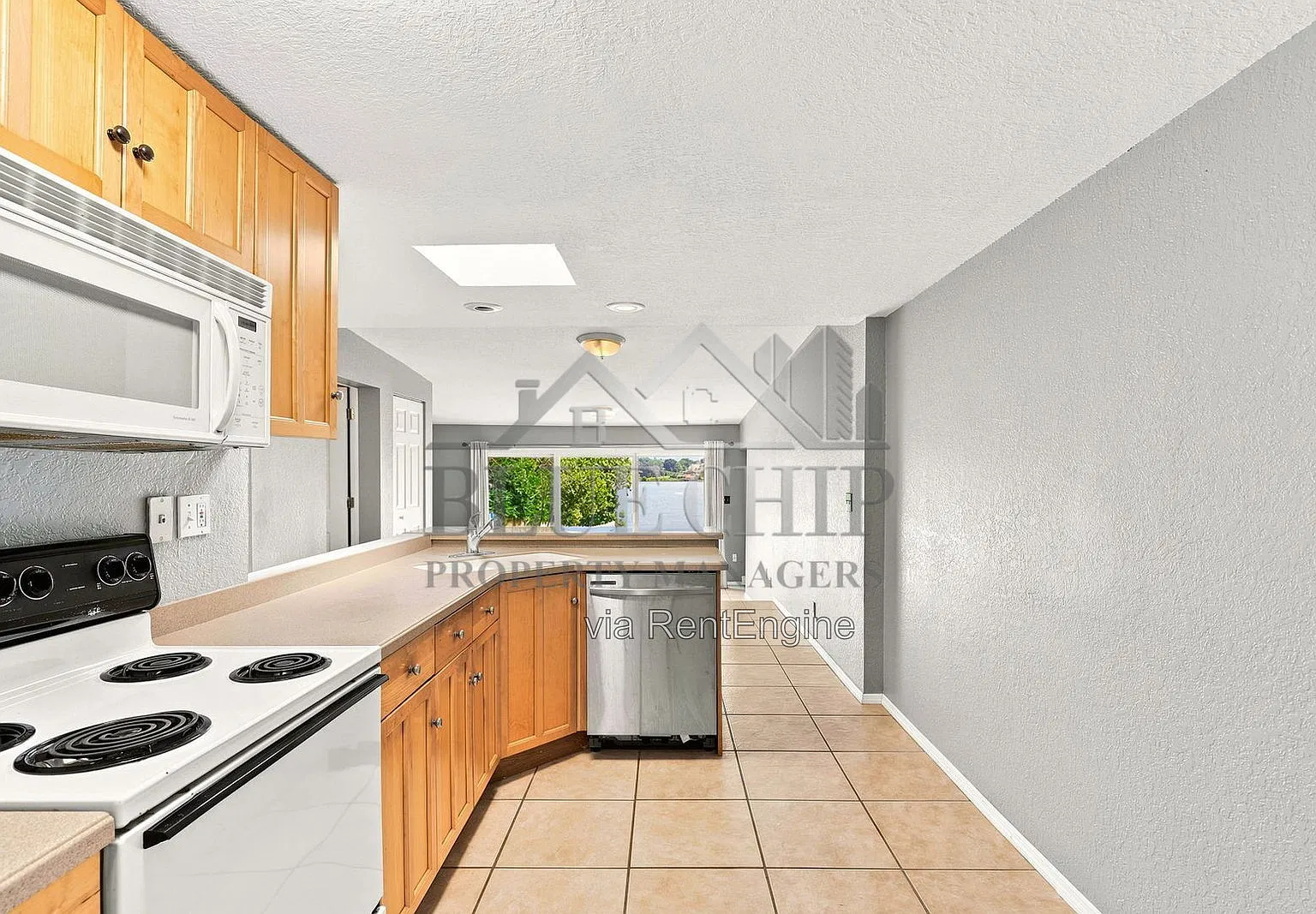 1 bed, 1.0 bath, 878 sqft, $1,450 — Photo 3