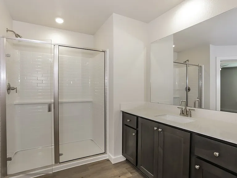 201 Julian Davis Dr — Photo 12