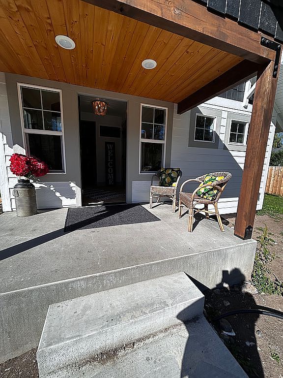 913 Montana Ave, Deer Lodge, MT 59722 Zillow
