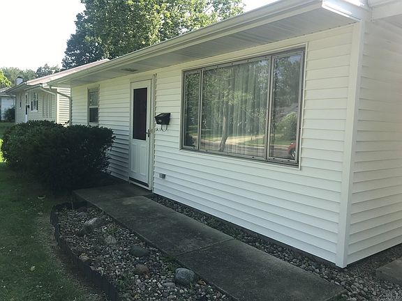 3rd image of 219 Lindenwood Dr