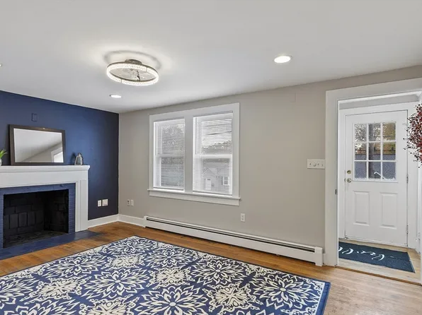 563 Chandler St, Worcester, MA 01602