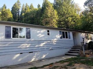 995 Reuben Rd, Glendale, OR 97442