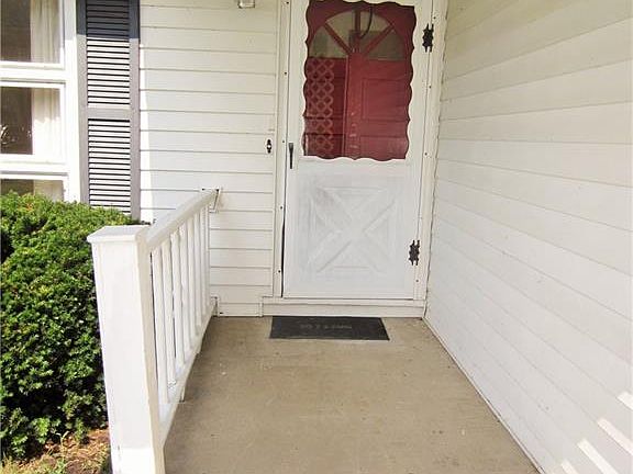 2nd image of 1020 N Pasadena Ave