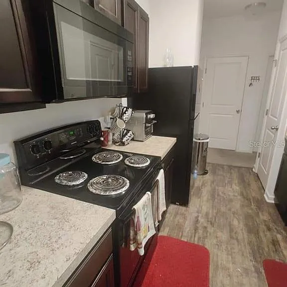 487 Eaglecrest Dr — Photo 2