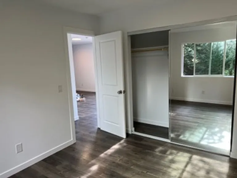 Olof Street Apartments — Photo 10