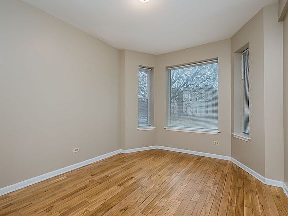 4th image of 6034-6052 S Prairie Ave