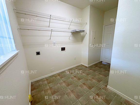 5th image of 79 Thunderbolts Ln