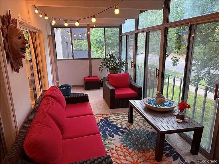 Sun porch