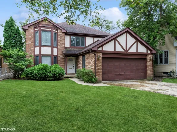 1424 Lahon St, Park Ridge, IL 60068
