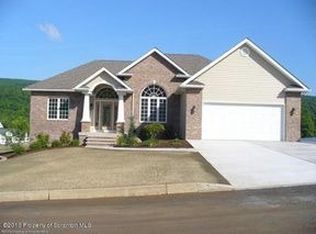 100 Catherine Dr #L12, Eynon, PA 18403