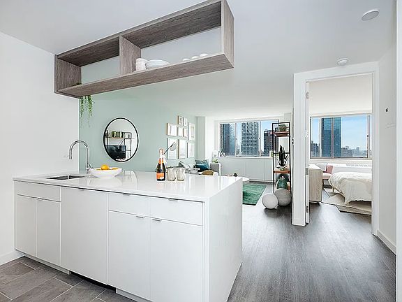 2nd image of 520 W 43rd St #31JJ
