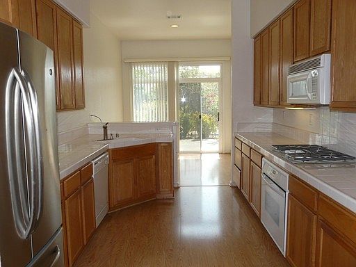 2nd image of 2060 Folle Blanche Dr