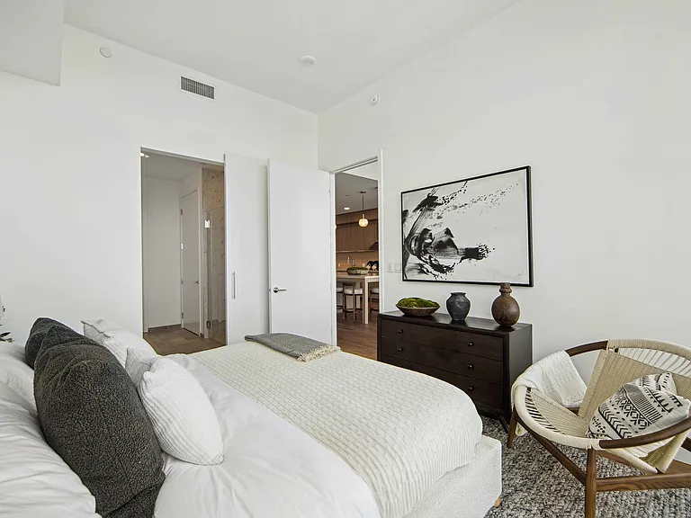 Shoootin-6-TheLindley-Penthouse-Bedroom-3