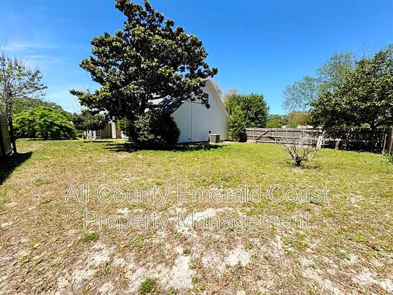 710 Swan Ln — Photo 52