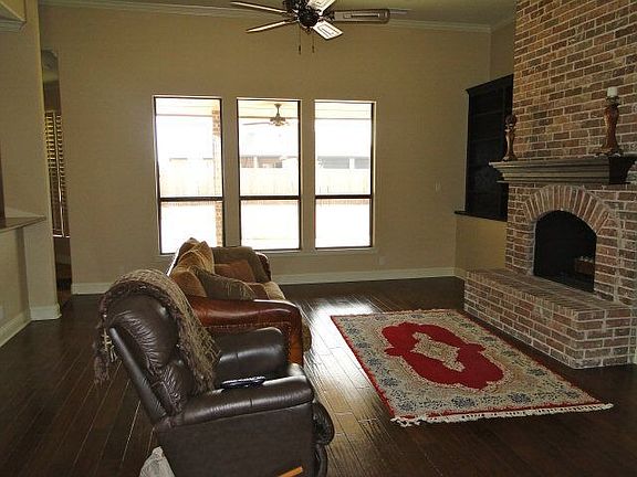 3rd image of 6321 Haywood Dr