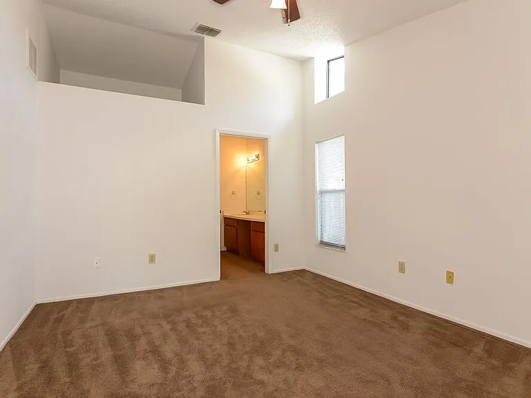 1124 Blufield Ave — Photo 8