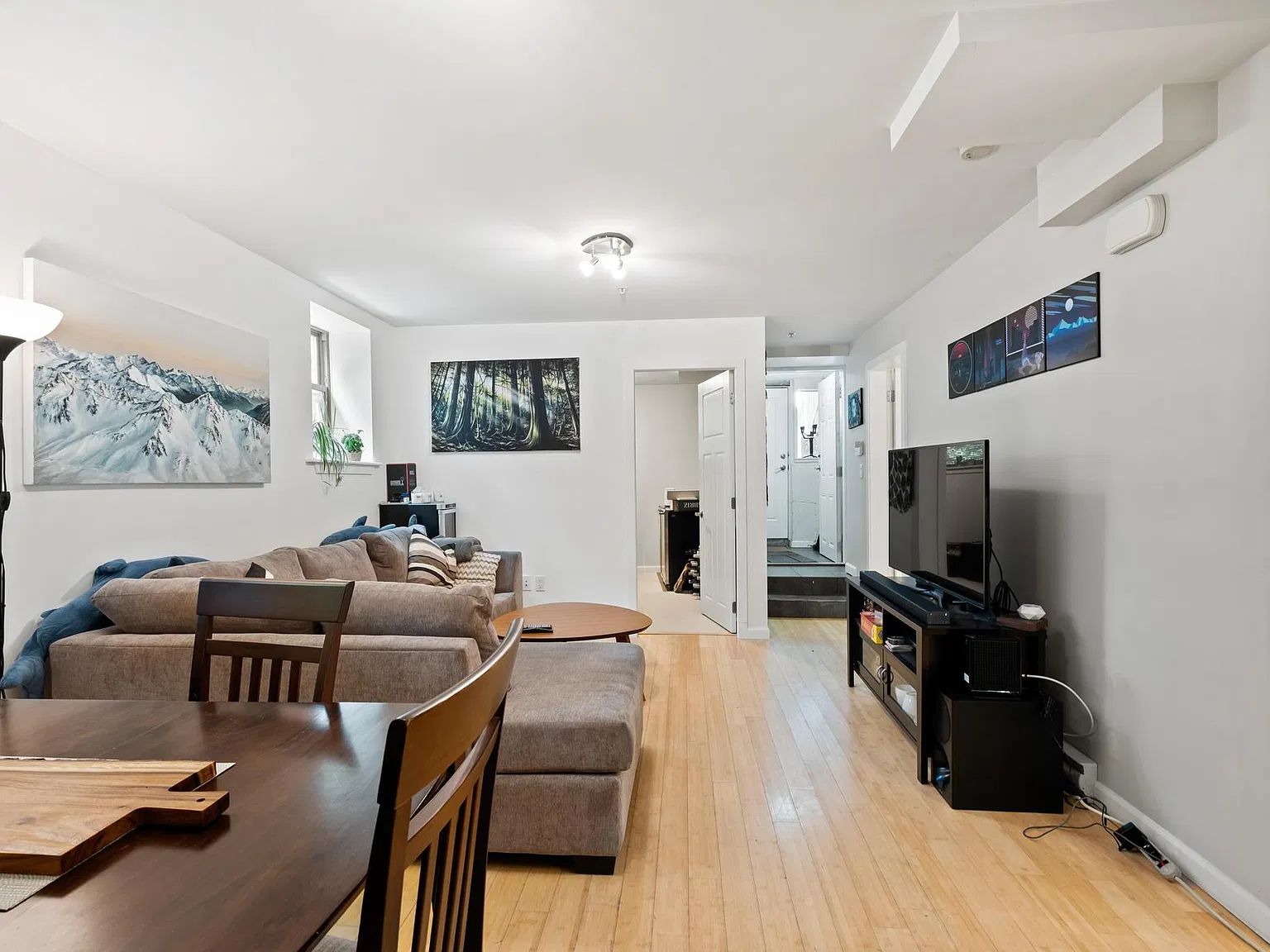3 bed, 800 sqft, $2,950 — Photo 2