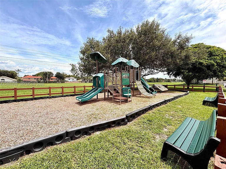 11196 Longboat Dr — Photo 21