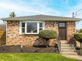 185 Dean Rd, Depew, NY 14043