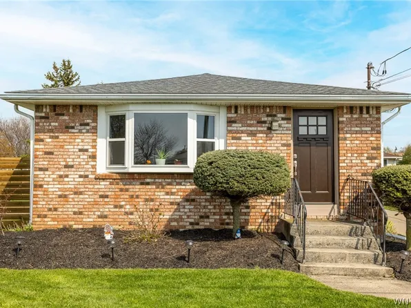 185 Dean Rd, Depew, NY 14043