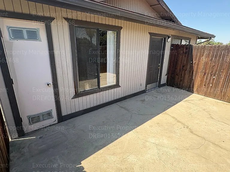2812 N Half Moon Dr — Photo 7