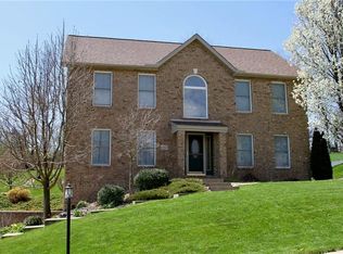 153 Valley Green Dr, Coraopolis, PA