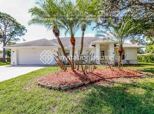 423 Azure Rd, Venice, FL 34293