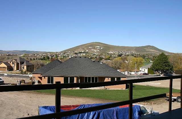 2nd image of 2409 Tiger Ln
