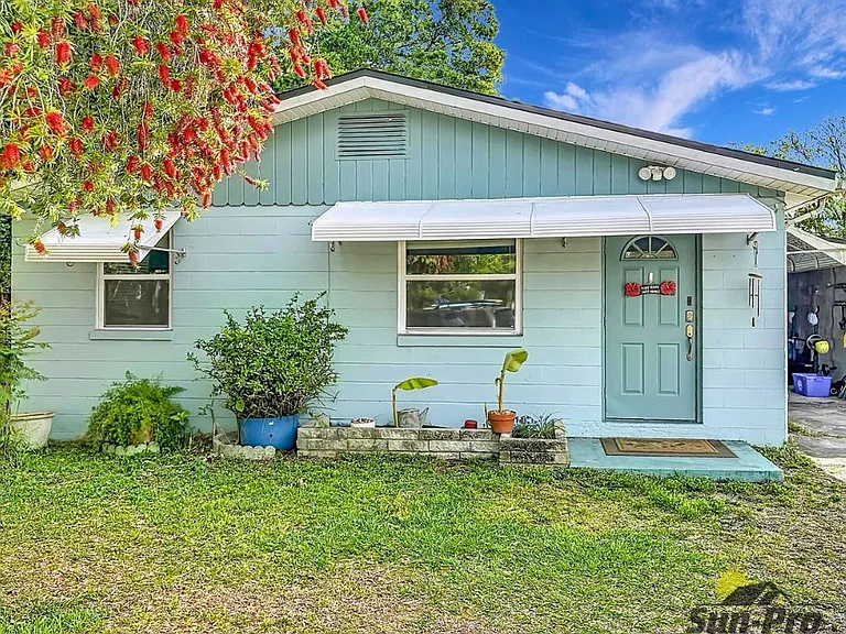 1865 Pioneer Trl — Photo 1