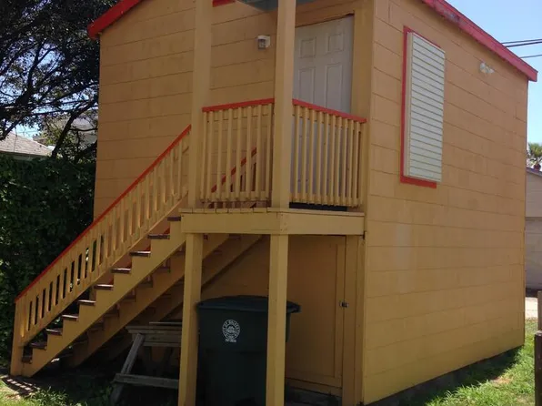 1907 O #1/2-C, Galveston, TX 77550