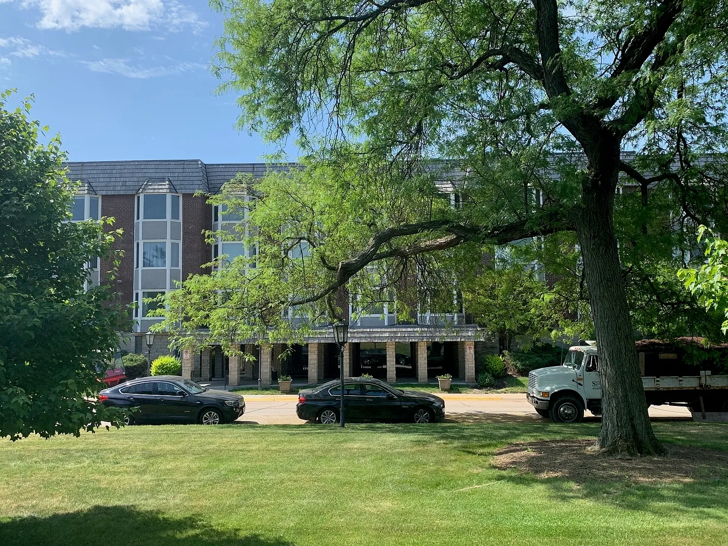 2 bed, 1200 sqft, $2,500 — Photo 1