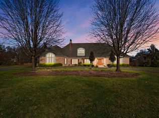 4N891 Old Farm Rd, St Charles, IL 60175