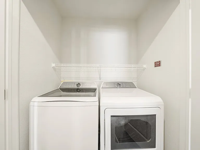 Agave East Apartments — Photo 19