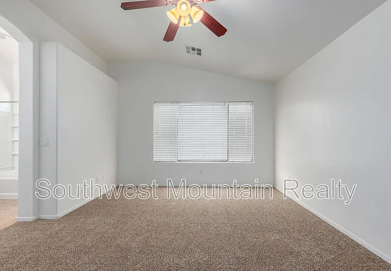 1140 W Oak Tree Ln — Photo 18