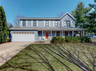 585 N Lyle Ave, Elgin, IL 60123