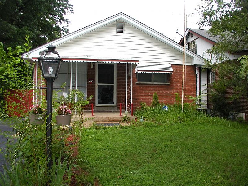 1st image of 10 Barcelona Ave