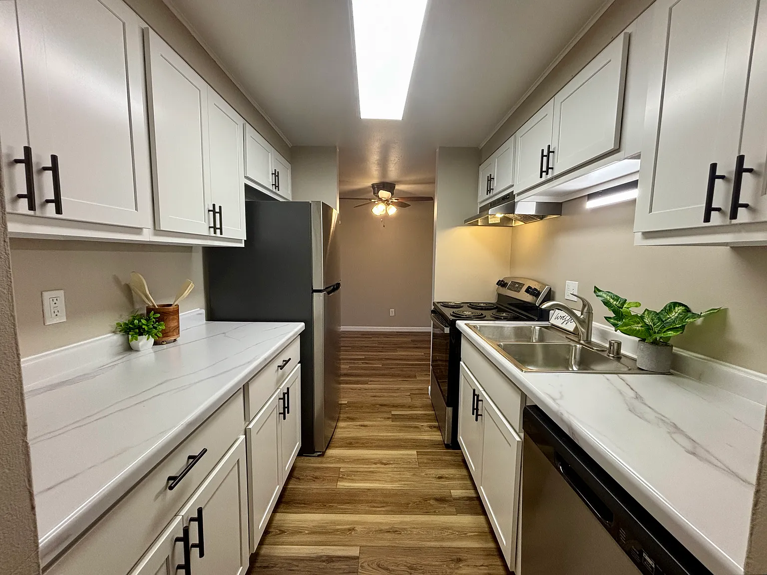 2 bed, 785 sqft, $1,270 — Photo 4