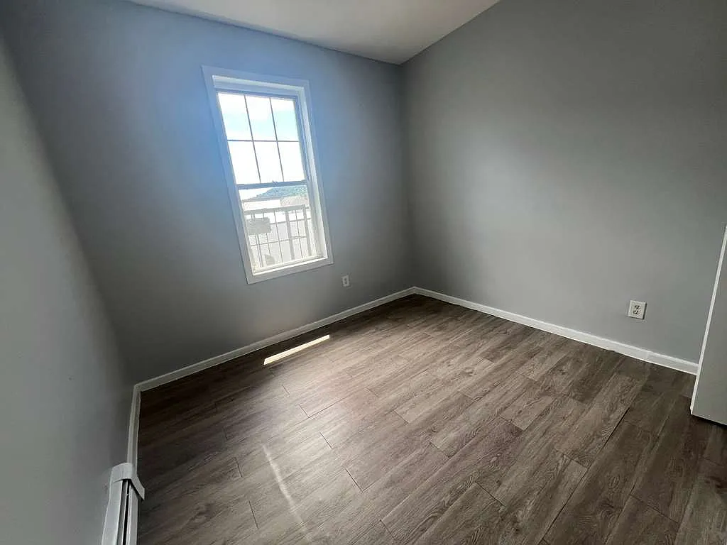 2 bed, $1,800 — Photo 2
