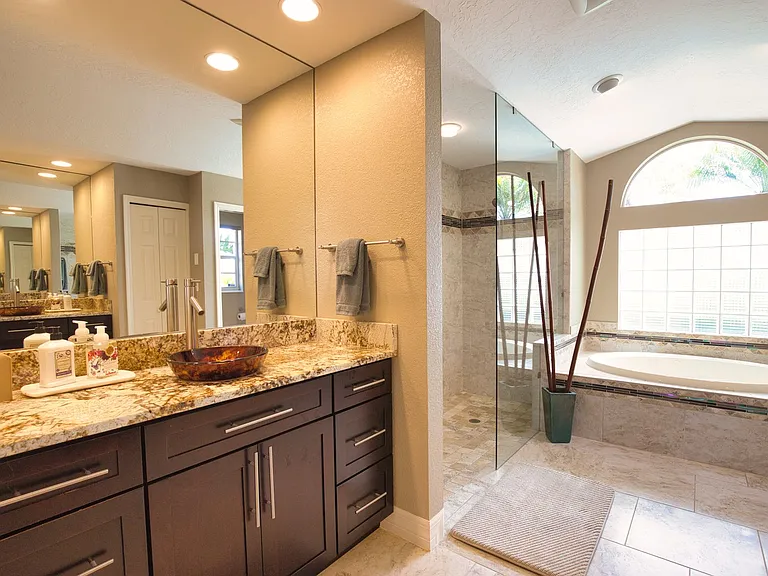 630 Khyber Ln — Photo 32