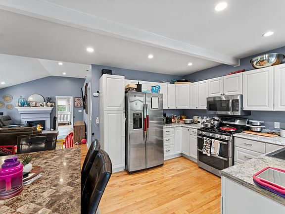 4th image of 39 Short Beach Rd #A