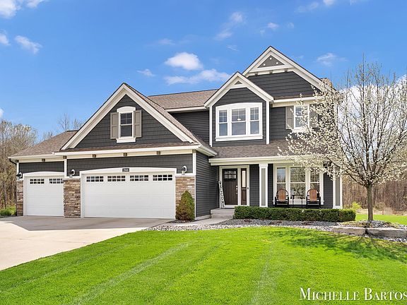 2nd image of 2866 E Morgan Trl NE