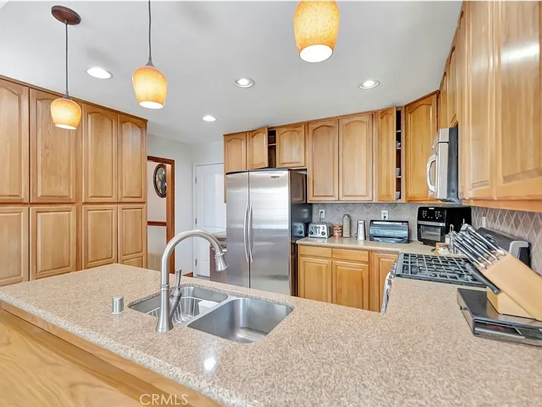850 E Oak Hill St #1 — Photo 3