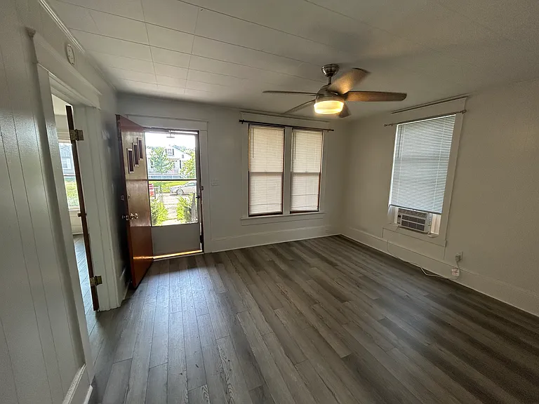 2305 Jefferson Ave — Photo 3