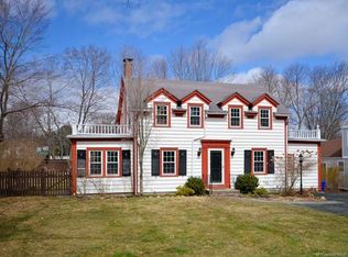 4 Falcon Ter, Middletown, CT 06457