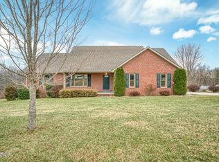 450 Shadow Mountain Dr, Crossville, TN 38572