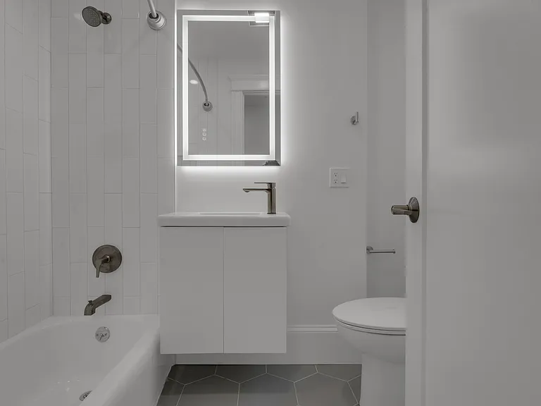 1082 Commonwealth Ave — Photo 5