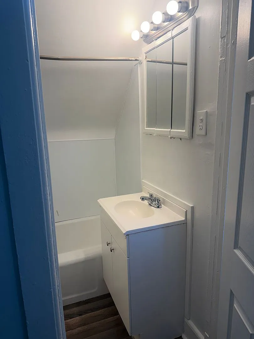 Newly Listed: Cozy 1-Bedroom, 1-Bath Apartment Located At 1724 N 24th St #C, Milwaukee, Wi 53205.... — Photo 4