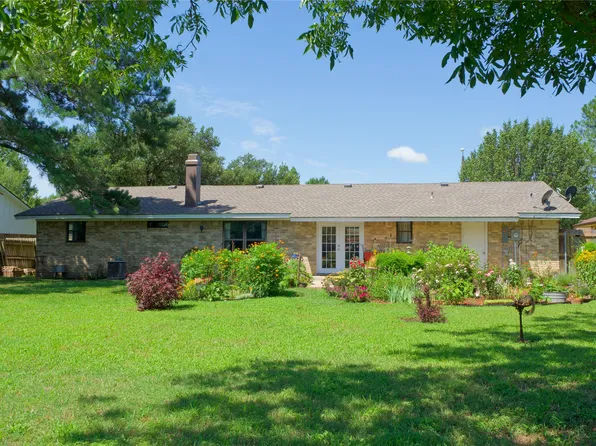 1208 Aspen Rd, Gainesville, TX 76240